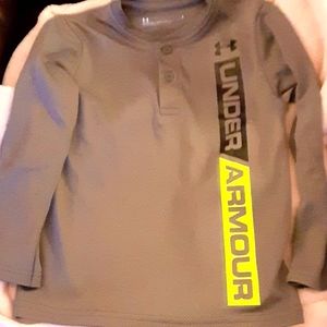 Under Armour gray black yellow Long Sleeve Henley textured shirt size 4 EUC…